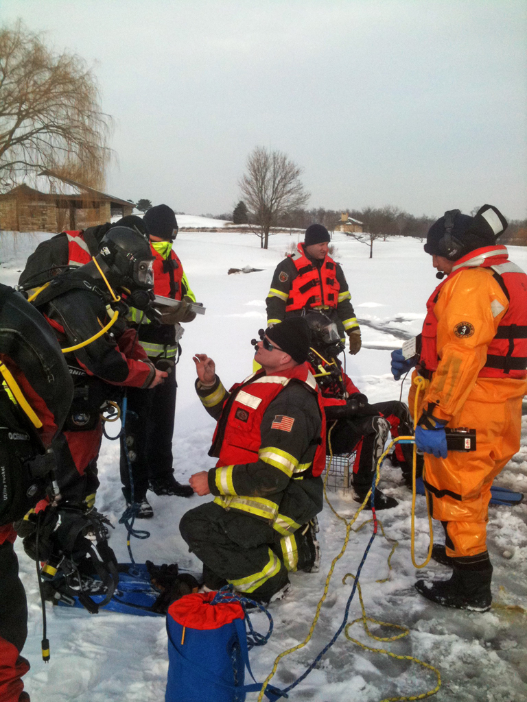Lisle-Woodridge FPD winter ice dive drill