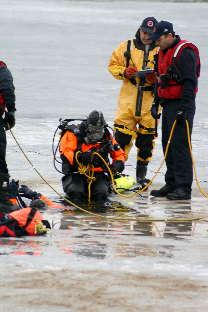 Evanston Fire Department ice dive training
