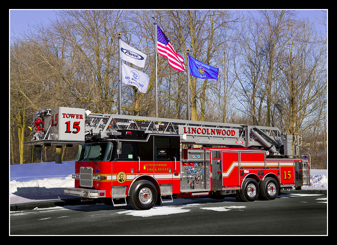 Lincolnwood Fire Department Pierce Arrow XT tower ladder