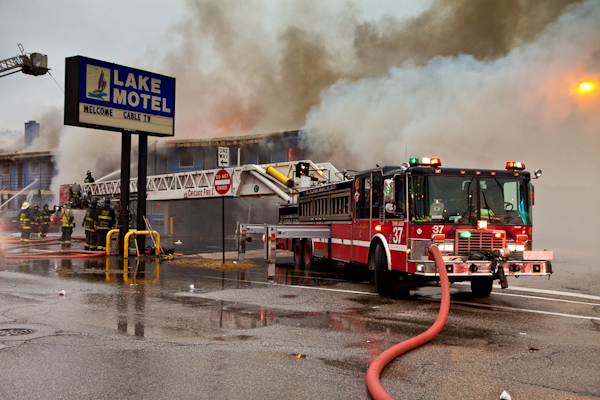 Chicago Fire Department 3-11 alarm fire Lake Motel March 5, 2011