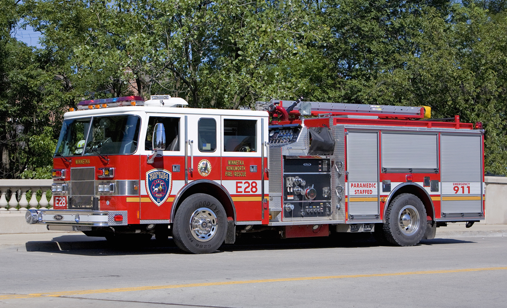 Winnetka Fire Department Engine 28 Pierce Saber
