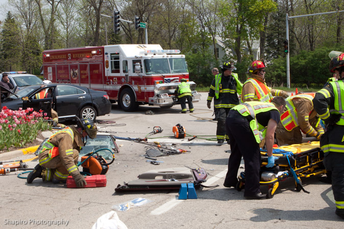 Buffalo Grove Fire Department EMS Box Alarm multi-vehicle accident Milwaukee Ave Busch Parkway
