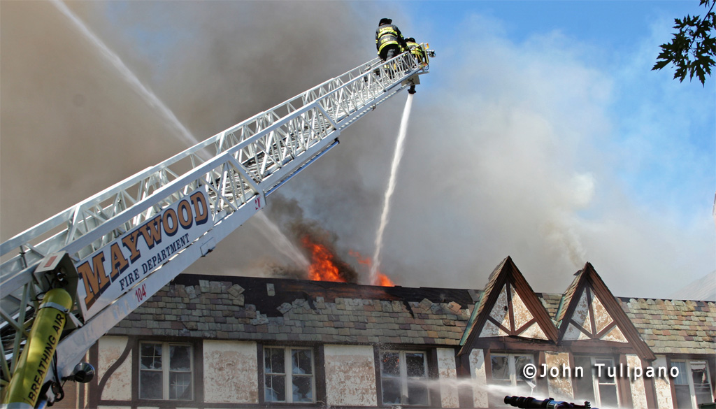 Maywood 3 alarm fire 8-10-11 at 326 Randolph