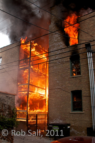 Chicago 3-11 alarm fire on Cornelia 8-27-11