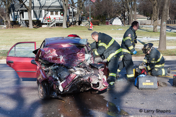 Glenview multi vehicle accident multi injury accident 12-18-11 Glenview Road
