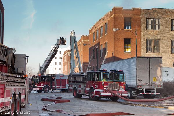 Chicago 3-11 alarm fire at 1428 w 37th Street 12-31-11
