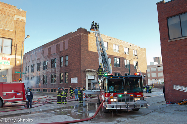 Chicago 3-11 alarm fire at 1428 w 37th Street 12-31-11