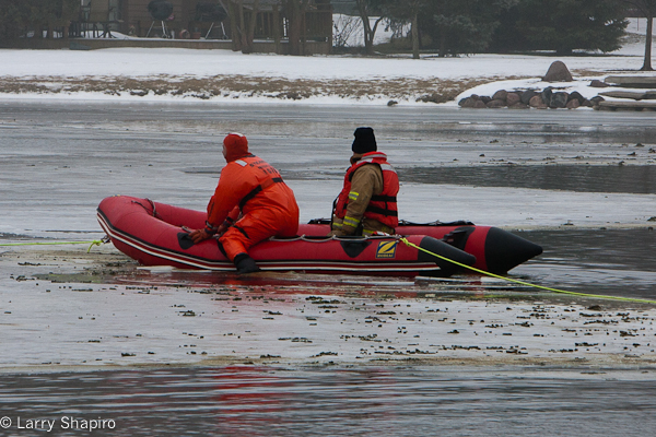 Divers search for missing dog in Buffalo Grove 1-26-12