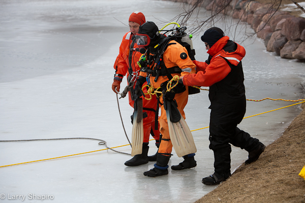 Divers search for missing dog in Buffalo Grove 1-26-12