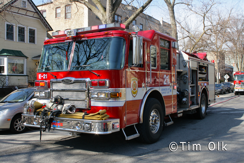 Evanston house fire 2-20-12 on Elmwood Evanston Engine 21