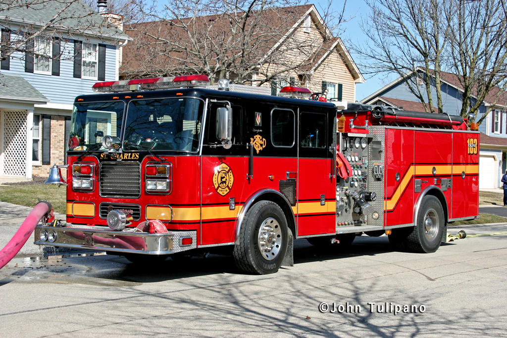 house fire on Cambridge in St Charles IL 3-6-12 Engine 103 Seagrave