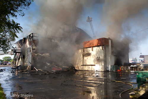 Beach Park Fire Department pet store fire on Wadsworth Road 5-20-12
