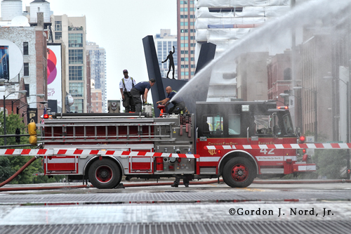 Chicago Fire Department cools hot bridges in Chicago