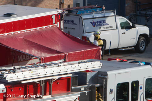 worker dies in chemical storage tank in Wheeling IL 11-29-12