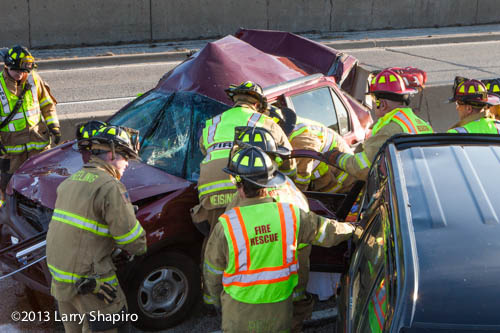 multi-vehicle accident on Palatine Road in Wheeling 3-28-13