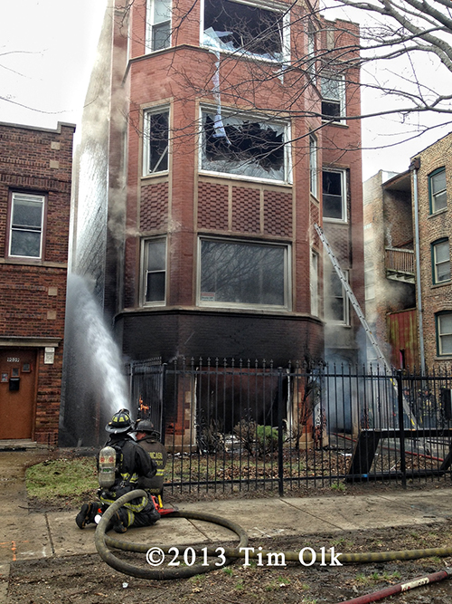 4 Chicago firefighters injured at fire