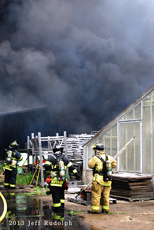 large fire in Libertyville at the Jamaican Gardens nursery