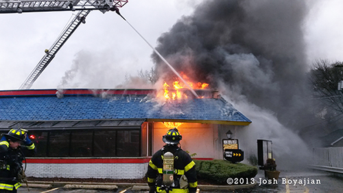 Berwyn firefighters battle Burger King restaurant fire