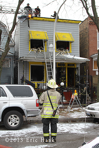 Chicago firefighters battle fire on Christmas day