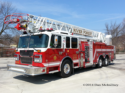 Smeal Sirius quint fire truck