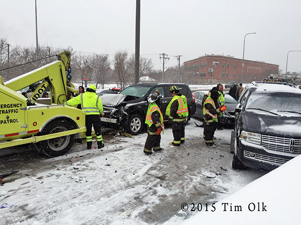 winter multiple vehicle crash in Chicago