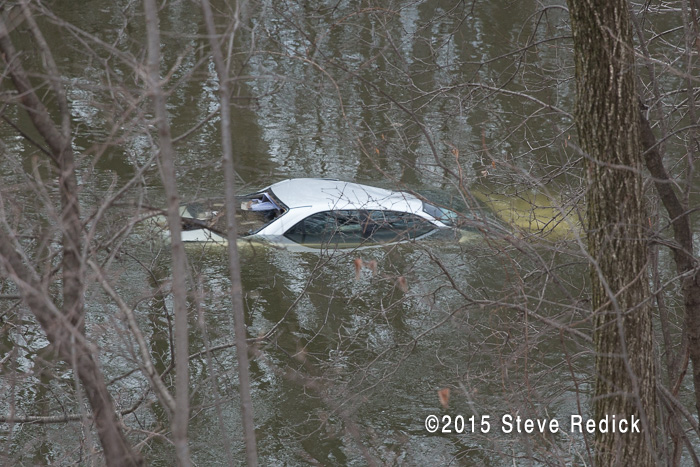 car submerged in the Des Palines River