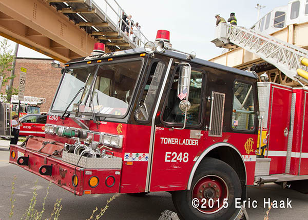 30-year old fire truck at work in Chicago