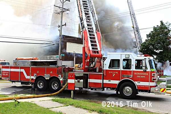 Sutphen aerial working at large fire