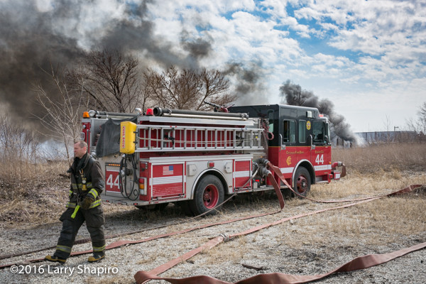 Chicago FD Engine 44 at fire scene