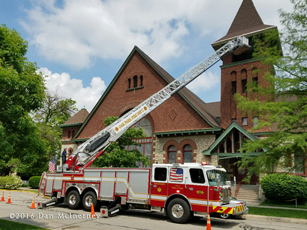 E-ONE tower ladder