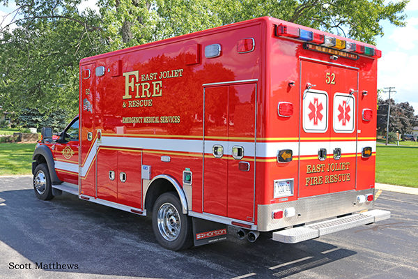 Ford F-450/Horton ALS ambulance in East Joliet IL