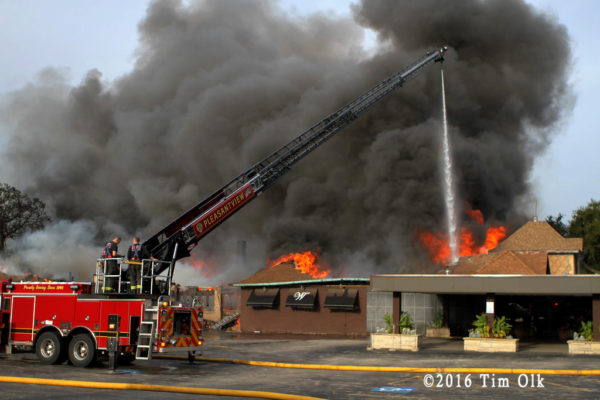 3-Alarm restaurant fire in Willow Springs
