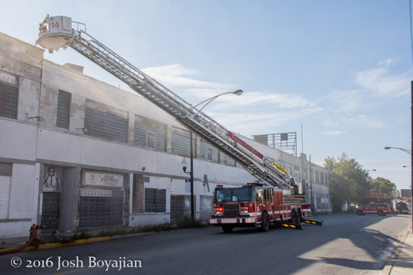 Chicago FD Tower Ladder 14