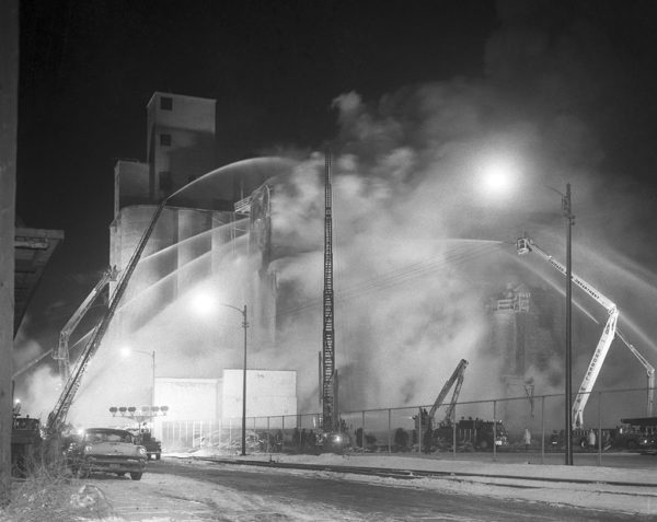 historic massive fire in Chicago in 1965