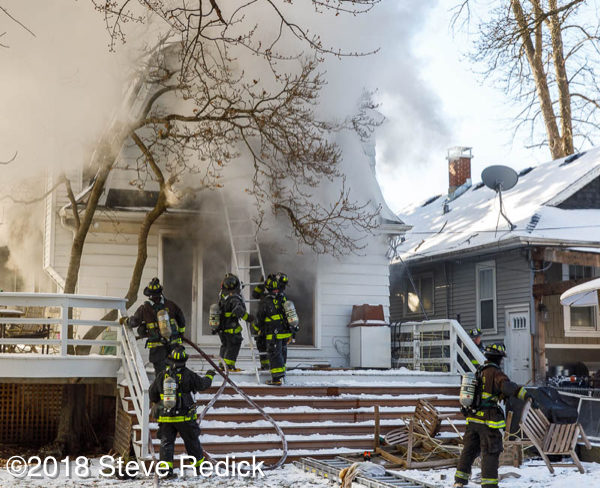 firefighters battle Chicago house fire 