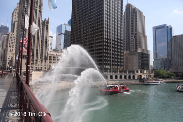 Chicago FD Engine 2 Fire Boat