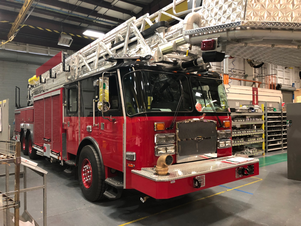 Chicago E-ONE Cyclone II HP95 tower ladder so 142015 being built