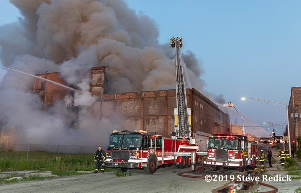 3-11 Alarm fire in Chicago
