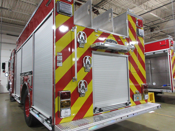 E-ONE fire engine 142186