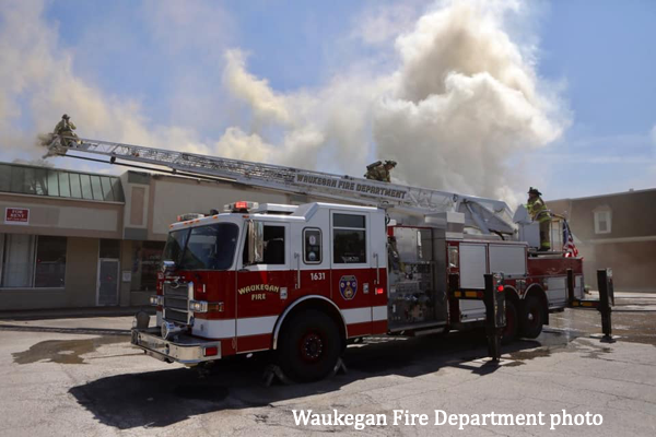 Waukegan firefighters battle commercial building fire