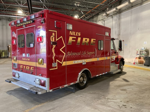 Niles FD 2007 IHC 4300/Medtec Type 1 ambulance for sale