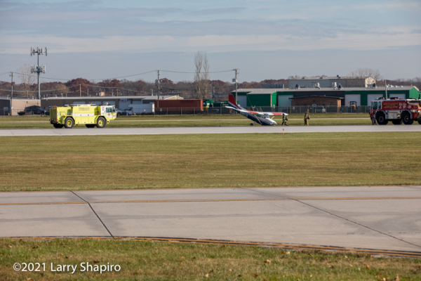 Front landing gear collapses as Private plane lands at the CHicago Executive Airport 11/21/21