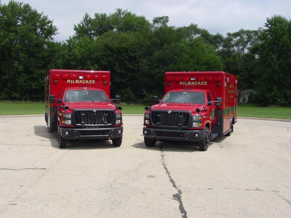 #Chicagoareafire.com, #Horton; #MilwaukeeFD; #ambulance; #IHC;