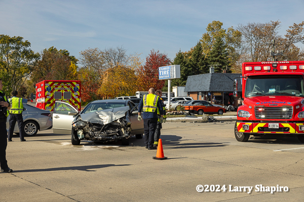 #chicagoareafire.com; #larryshapiro.tumblr.com; #larryshapiro; #larryshapiroblog.com; #shapirophotography.net; #crash; #MVA; #WheelingFD;