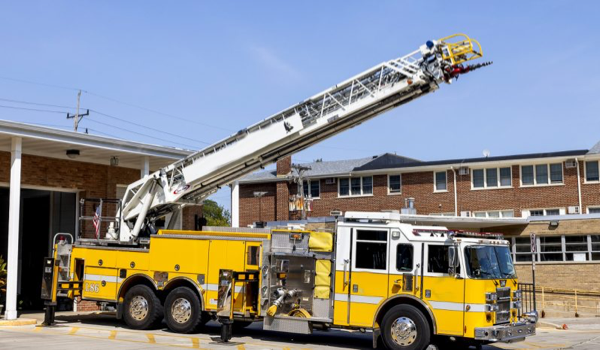 #chicagoareafire.com; #FireTruck; #Pierce; #Dash; #quint; #Allsteer; #forsale; #ClarendonHillsFD;