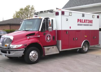Palatine Rehab 84 - 2003 IHC 7400 / Wheeled Coach (PEMA; X-A84)