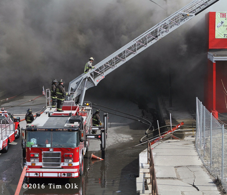 4-11 Alarm fire in Chicago « chicagoareafire.com