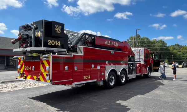 #chicagoareafire.com; #rosenbaueramerica; #Commander; #FireTruck; #AlsipFD; #Cobra; #mid-mount; #platform; 