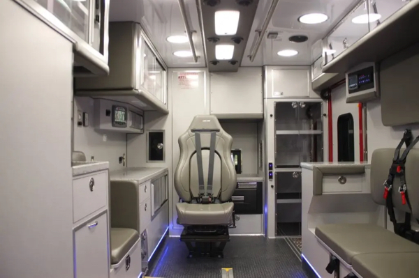 #chicagoareafire.com; #ambulance; #Ford; #F450; #LifelineAmbulance; #PontiacFD;