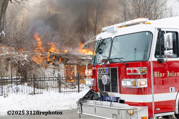 #chicagoareafire.com; #312firephotos; #firescene; #housefire; #BlueIslandFD; #FireTruck; #Sutphen;